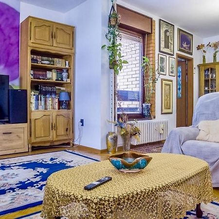 100 M2 Apartment In The Diplomatic Area Белград Экстерьер фото
