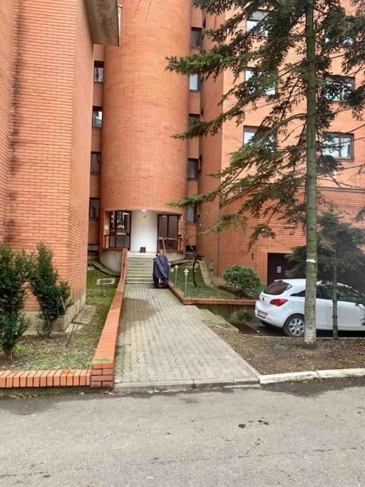 100 M2 Apartment In The Diplomatic Area Белград Экстерьер фото